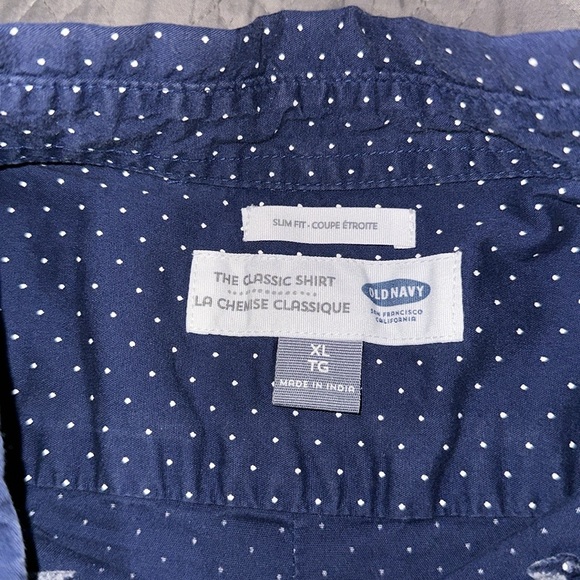 OLD NAVY MEN’S “THE CLASSIC SHIRT” SLIM FIT NAVY POLKA DOT BUTTON DOWN SHIRT - Picture 4 of 4